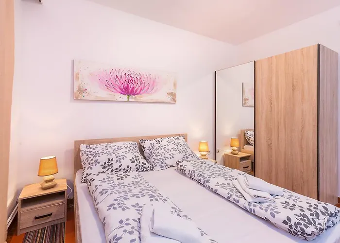Couette-café La Fontana 3*